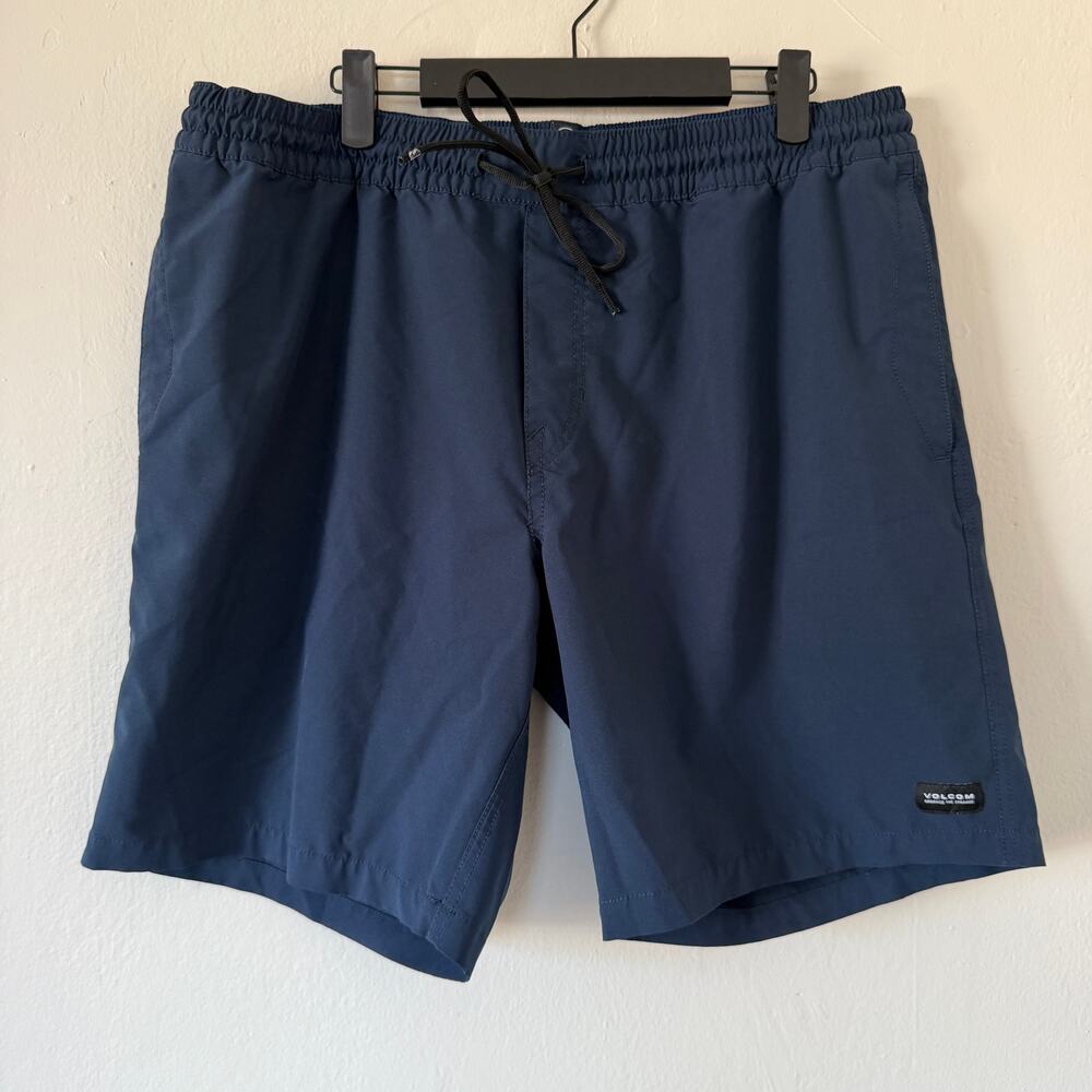 Men's Volcom casual navy shorts